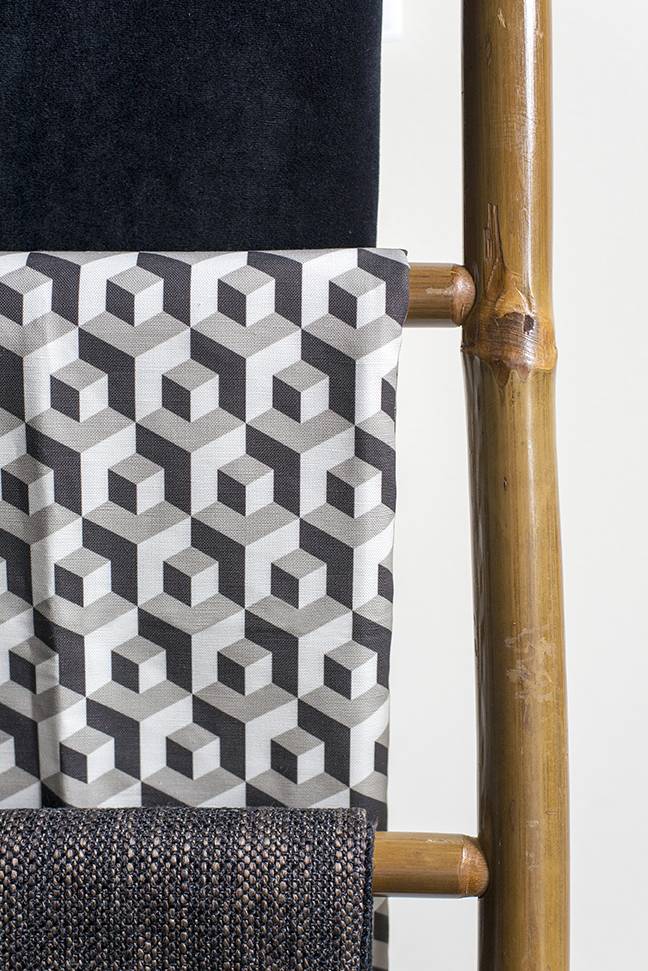 Ivan Meade – Cubo – Carbon-Crema