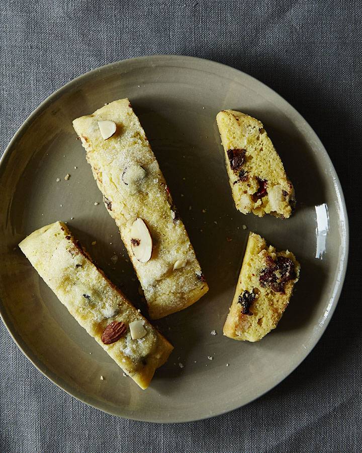 2014-1201_dark-chocolate-cherry-mandelbread-029