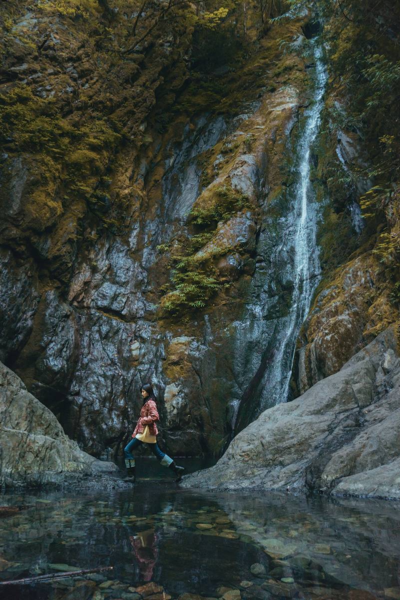 StyleWatchWalkingWaterfall