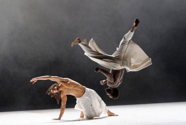 Compagnie Hervé KOUBI - What the day owes to the night. Credit: Nathalie Sternalski.