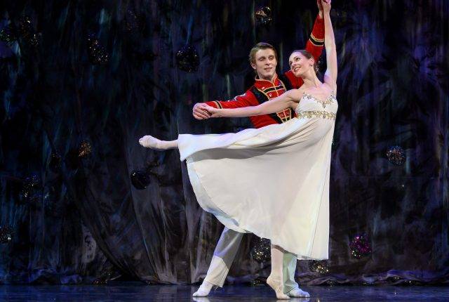 Shumka-Nutcracker-Arabesque-Photo-MarcJChalifoux-scaled.jpg