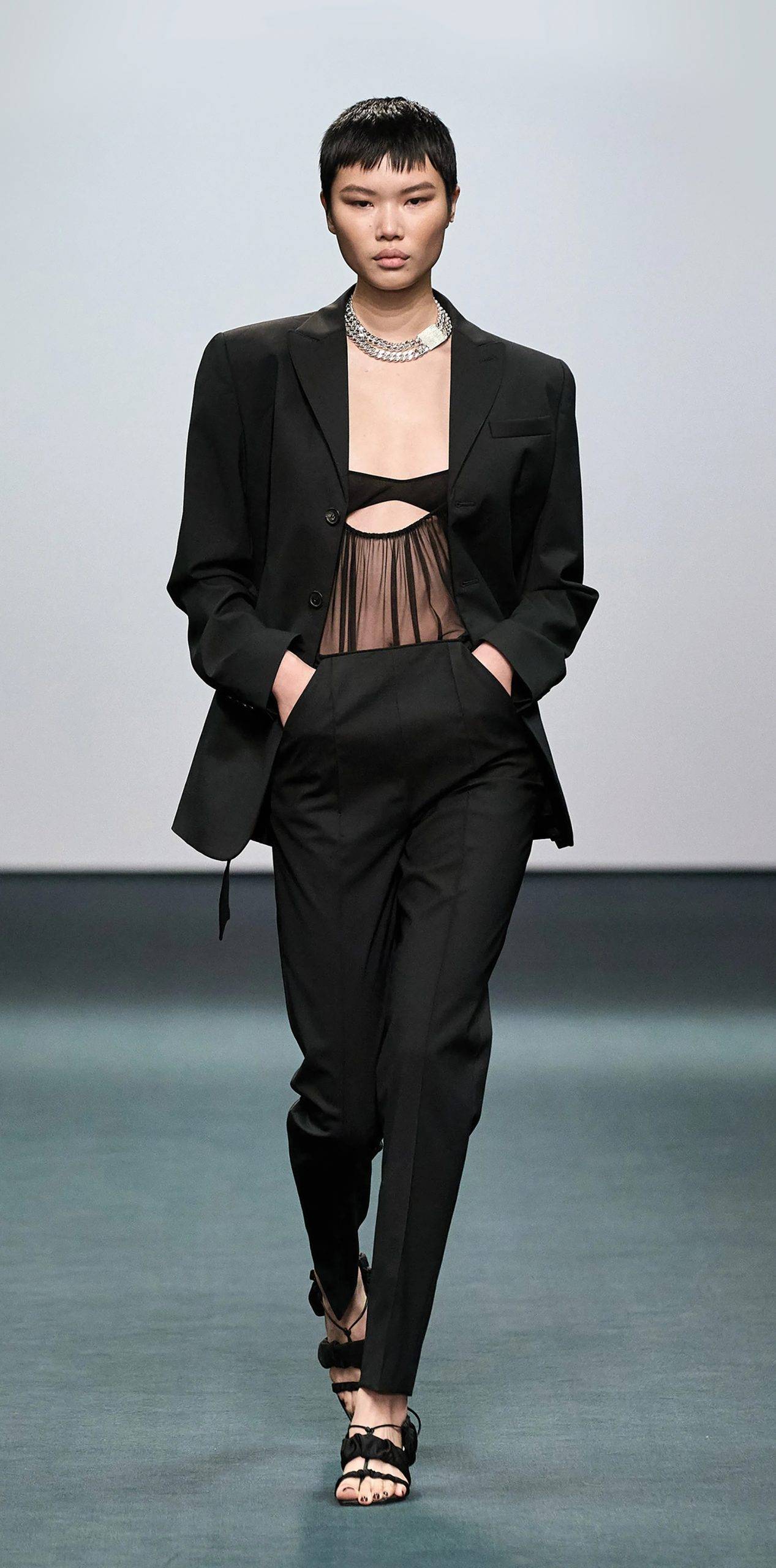 Falling back in love with fashion - YAM Sept/oct 2022