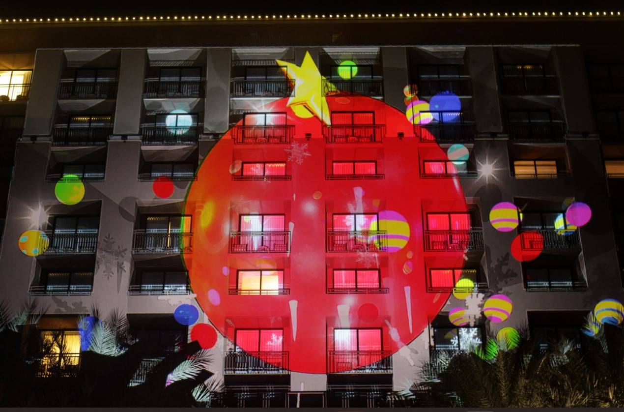 PaintscapingXmasDisplay