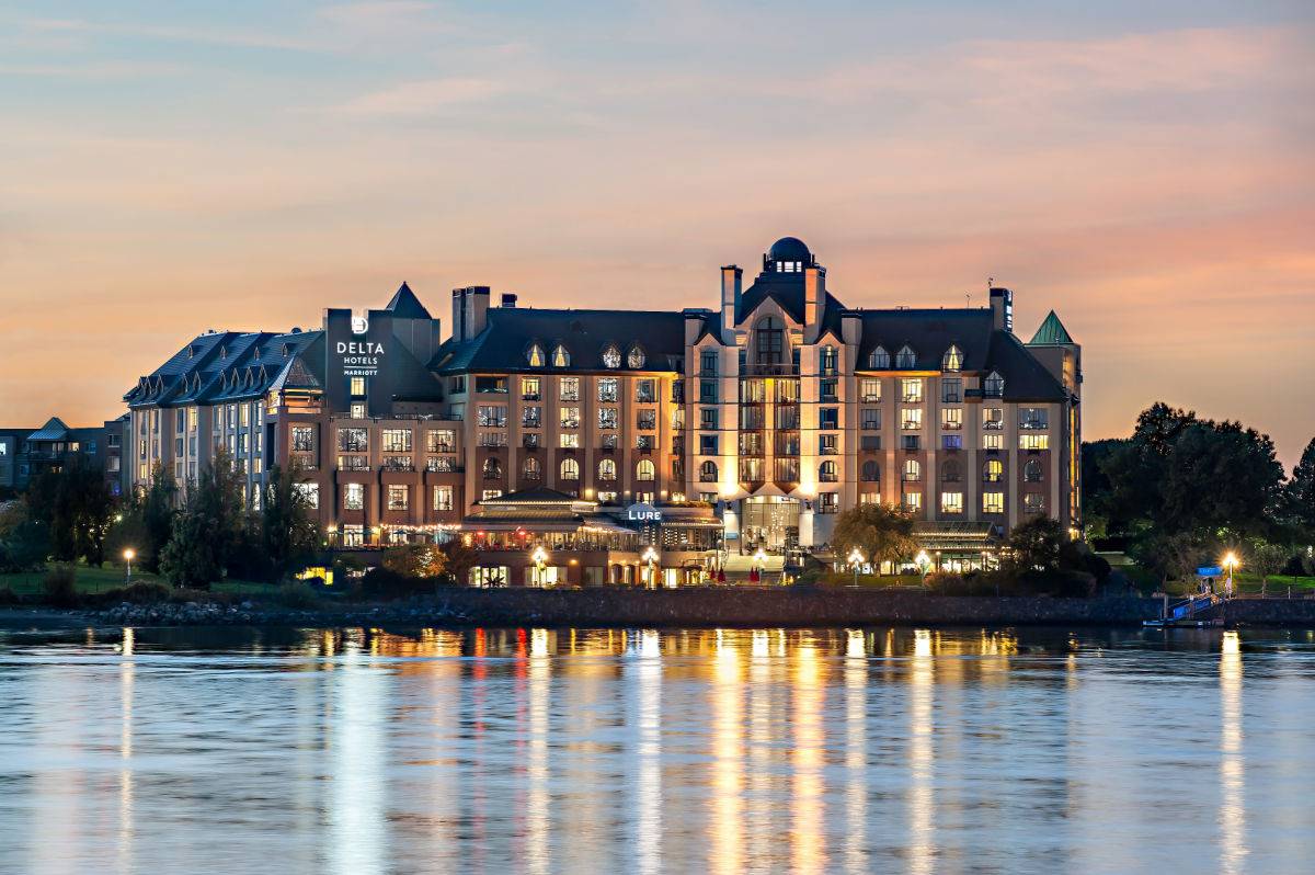 Delta Victoria Ocean Pointe Resort – Exterior (1)