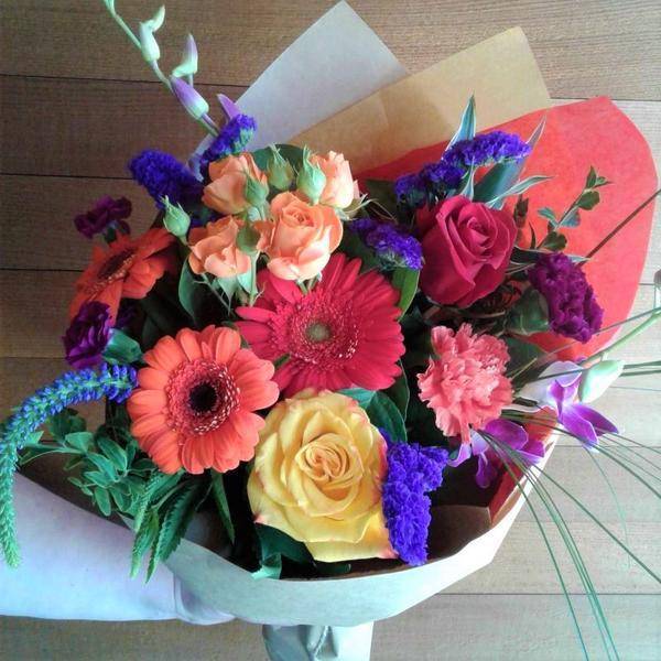 7 Ways to treat you mom on mother's day