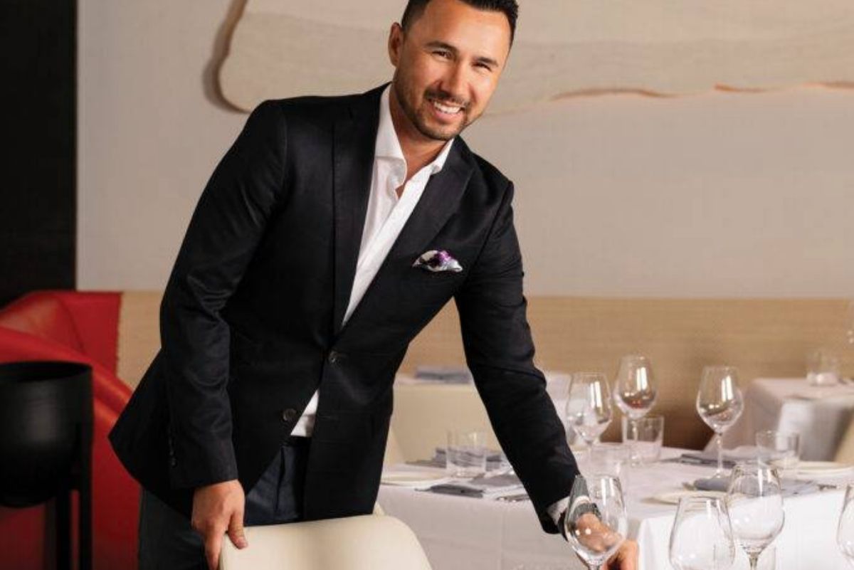 outstanding restaurant service in Victoria