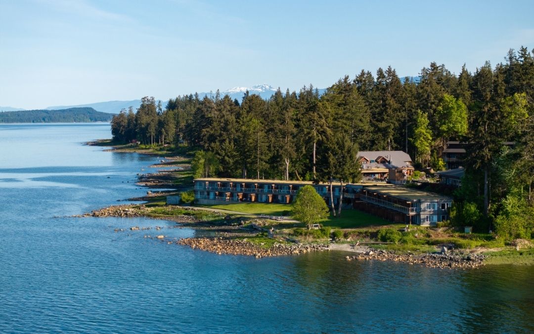 Oceanfront Kingfisher Pacific Resort & Spa